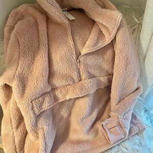 Victoria’s Secret P I N K Sherpa